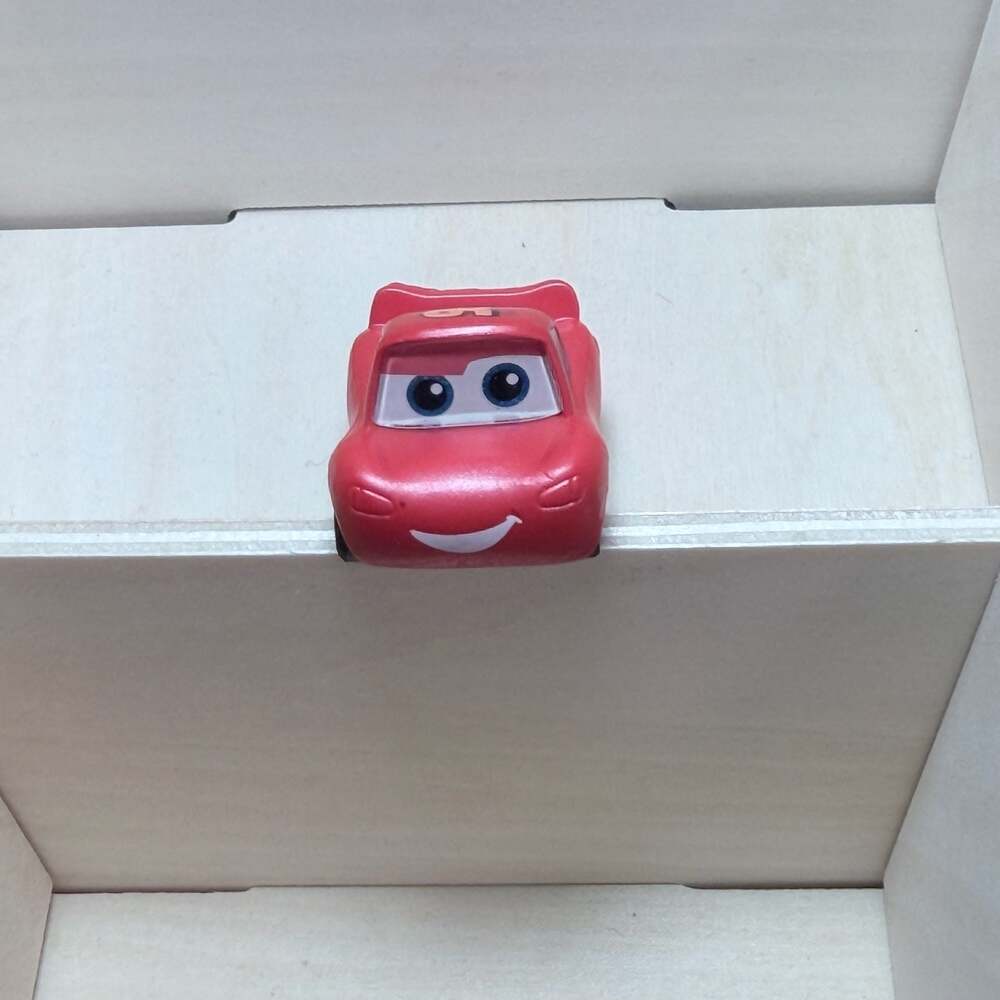 Disney Doorables Series 9 Cars Lightning McQueen Figure
